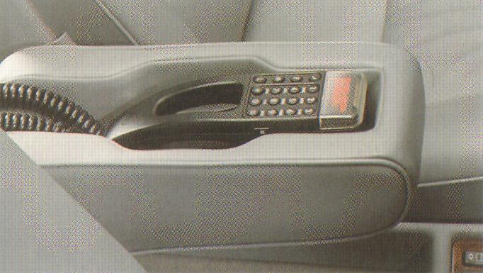 W126 Mercedes mit Autotelefon BECKER MB471 C-Netz
