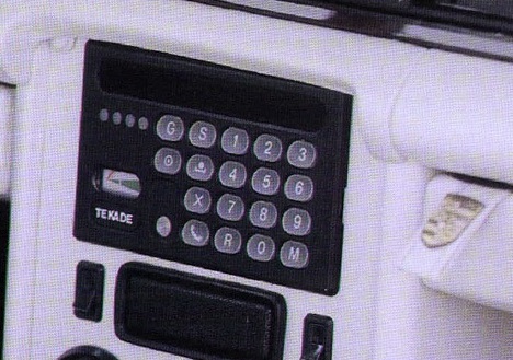 PORSCHE 928 mit TEKADE BSA33A Autotelefon B-Netz